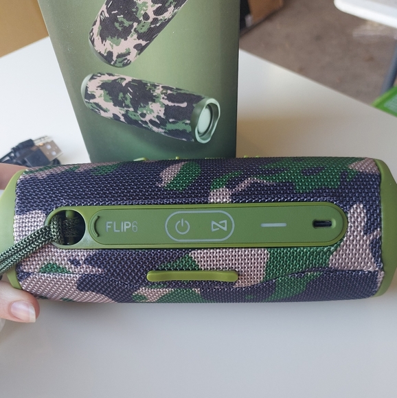 Flip 6 Bluetooth Speaker - Picture 2 of 5